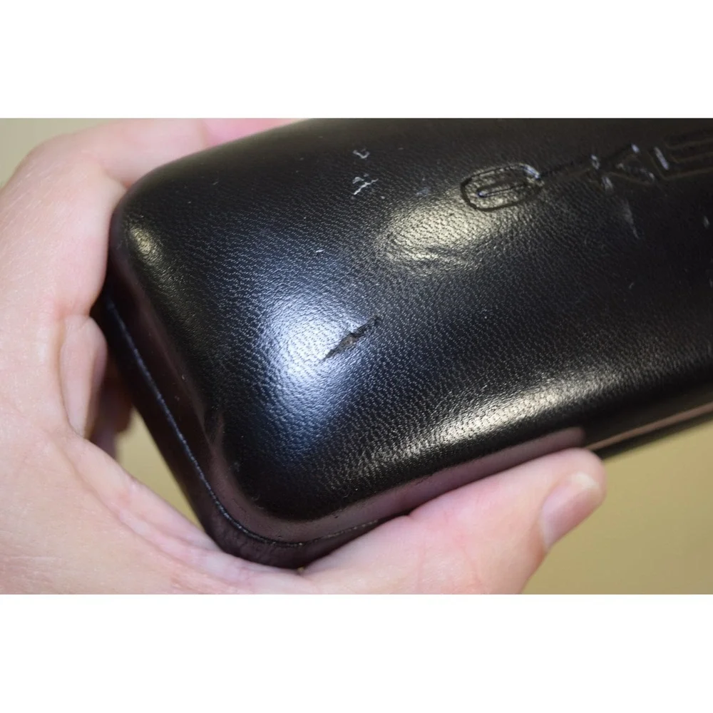 Oakley Sunglasses Eyeglasses Clam Shell Black - Logo CASE ONLY - Flaw